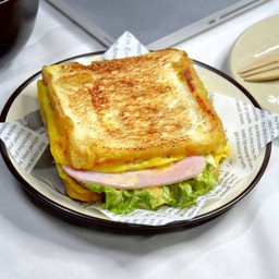 ปังไข่ แลบลิ้น