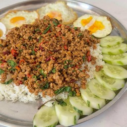 กระเพราถาดหมูสับ