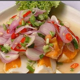 ยำไข่เค็ม