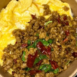 ข้าวกะเพราหมูสับ ไข่ข้น ไข่2ฟอง