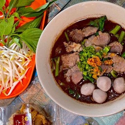 ก๋วยเตี๋ยวน้ำตกเนื้อสด