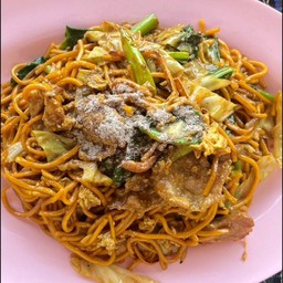 ผัดซีอิ๊วเส้นเหลืองหมู