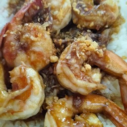 Fried Shrimp With Garlic On Rice