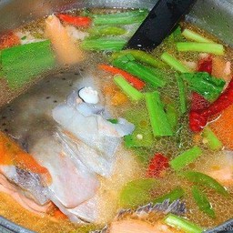 ต้มยำหัวปลาแซลม่อน