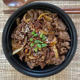 ข้าวหน้าเนื้อริบอายหม่าล่า