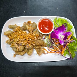 ไส้ทอดกระเทียม