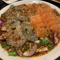 ยำแซลม่อนกุ้ง XL