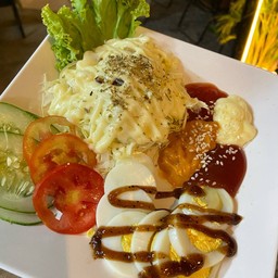 สลัดผักไข่