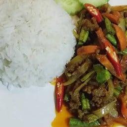 ข้าวเครื่องแกงเนื้อ