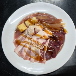 ชุดหมูอิ่มจุก