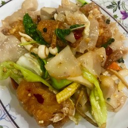 เส้นใหญ่ผัดขี้เมา