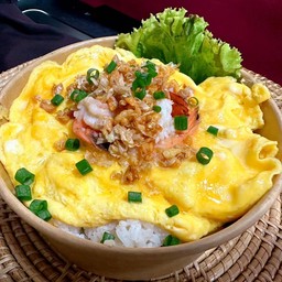 Creamy Omelette With Garlic Shrimp On Rice
