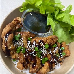 ข้าวหน้าไก่ทอด ราดซอสเทริยากิ