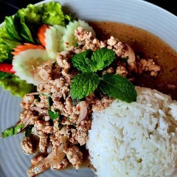 ข้าวราดลาบหมู