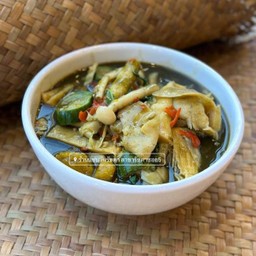 แกงเห็ดรวม