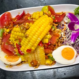 ส้มตำข้าวโพดไข่เค็ม
