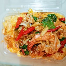 ข้าวราดกระเพรา กุ้ง หมึก+ไข่ข้น (ไข่2ฟอง)