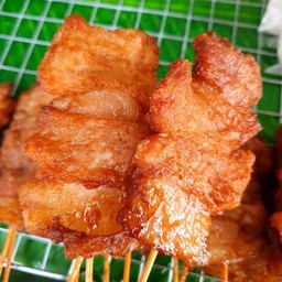 หมูทอดติดมัน 2 ไม้