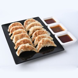 [LM] เกี๊ยวซ่า 12 ชิ้น 
