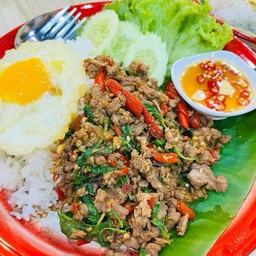 กระเพราเนื้อจานเล็ก (ไม่มีไข่ดาว)