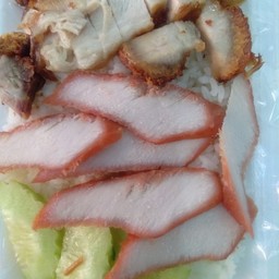 ข้าวหมูแดง-หมูกรอบ