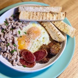 Protein Prowl Khai Kata With Artisan Toast | ไข่กะทะโปรตีนล้น