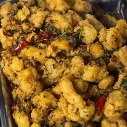 ข้าวเหนียวปลาดอลลี่คั่วพริกเกลือ