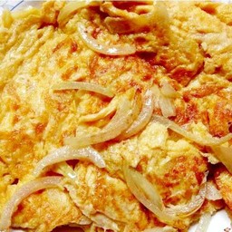 ข้าวไข่เจียวหมูสับ+ใส่หัวหอม+ซอสเกาหลี (ไข่1ฟอง)