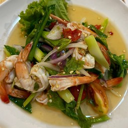 ยำคะน้ากุ้งสด