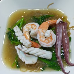 ราดหน้าทะเลเส้นใหญ่