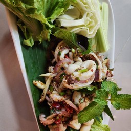 ลาบปลาหมึก