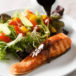 แทสมาเนียนแซลมอนย่าง บัลซามิกเดรสซิ่ง