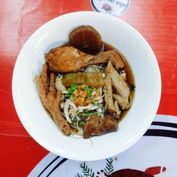 ก๋วยเตี๋ยวไก่ตุ๋นมะระ พิเศษ