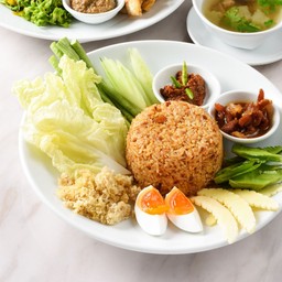 ข้าวผัดน้ำพริกลงเรือ