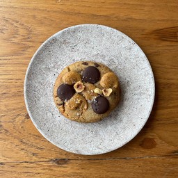 Peanut butter & chocolate chip cookies