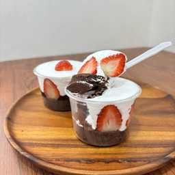 สตอเบอรี่ช็อคโกแลตชอตเค้ก