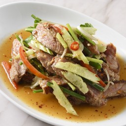 ยำคอหมูย่าง