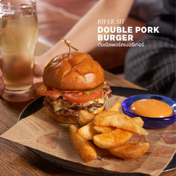River Sit - Double Pork Burger (ดับเบิลพอร์คเบอร์เกอร์สูตรซิกเนเจอร์)