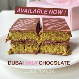 Dubai milk chocolate (Mimi bar)