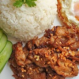 ข้าวไก่ทอดกระเทียม