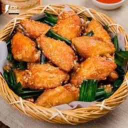 ปีกไก่ทอดใบเตย