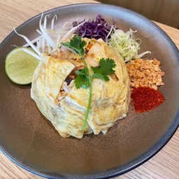 Vegetarian Pad Thai with Egg Wraps