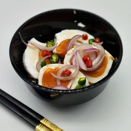 ยำไข่เค็ม