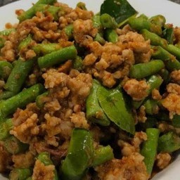 เครื่องแกงหมูสับราดข้าว