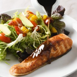 แทสมาเนียนแซลมอนย่าง บัลซามิกเดรสซิ่ง