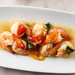 กุ้ง หรือ ปลาหมึก ผัดพริกขี้หนู