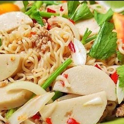 ยำมาม่า หมูยอ+หมูสับ