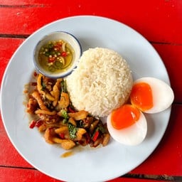 ข้าวกระเพรา กากหมู + ไข่ต้ม