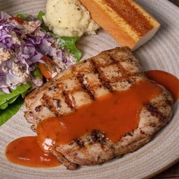 สเต๊กไก่ ซอสสไปร์ซี  (ซูวี 2 ชั่วโมง ไก่นุ่มมากๆ)