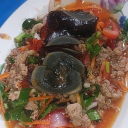 ยำไข่เยี่ยวม้าใส่หมูสับ(เปลี่ยนเป็นไก่สับได้ค่ะโปรดระบุ)